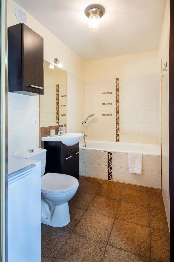 W&K Apartments - Compact III Koszalin Esterno foto